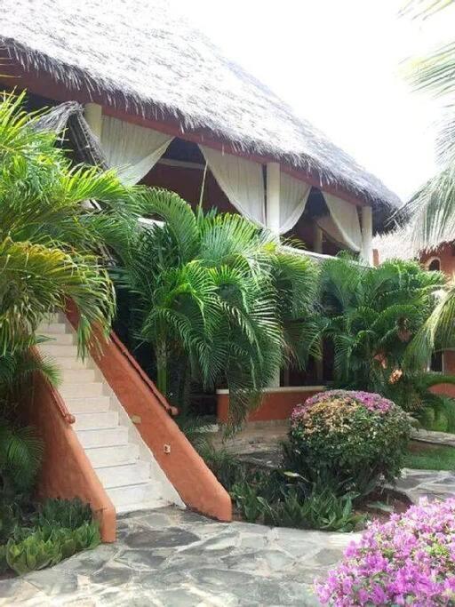 Tembo Beach Cottage Малінді Екстер'єр фото
